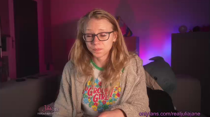 julia_jane