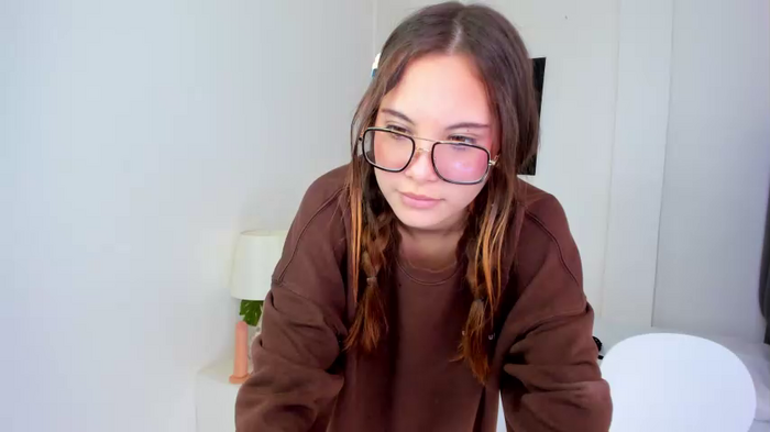 hellen_coy
