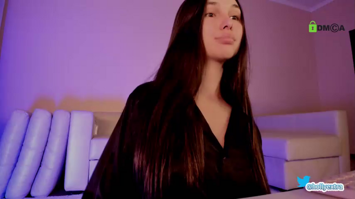 hollyextra