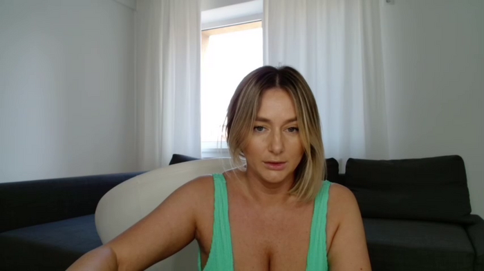 kiki_akai