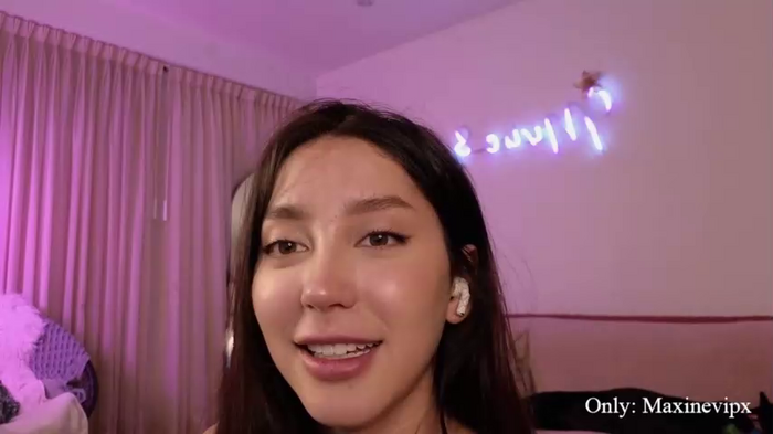 maxine_8