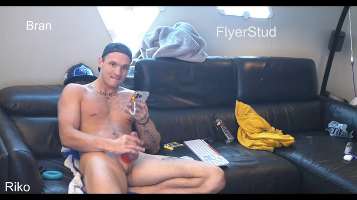 flyerstud_mtl