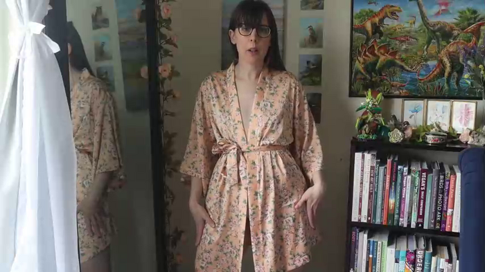 ellynaomi