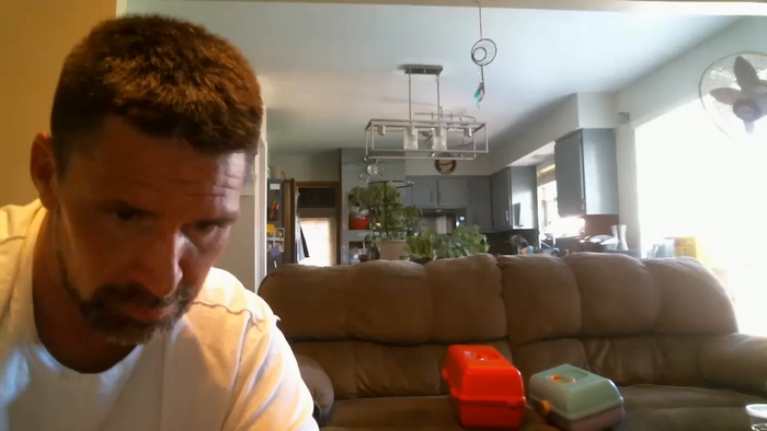 karen_loves_fahkin_brad