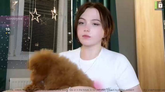 small_blondee