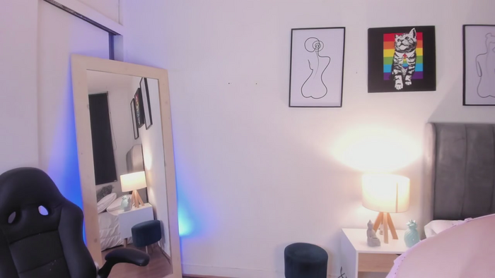 MiaFranklyn