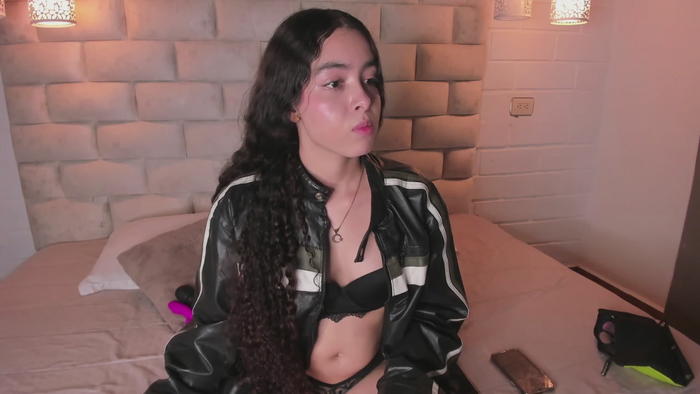 MiaLewis
