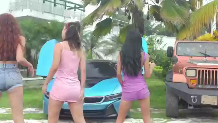 2022/11/18/flirt4free-mansion-girls-11-25-04