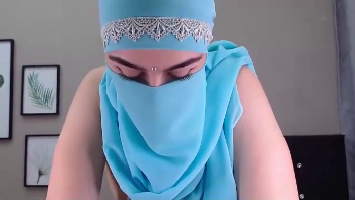 aliah-manzur