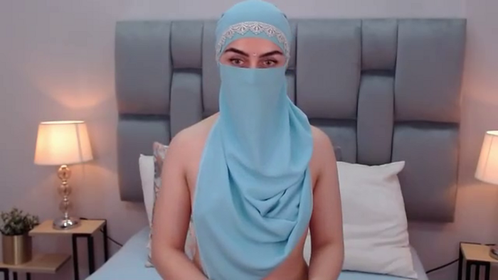 aliah-manzur