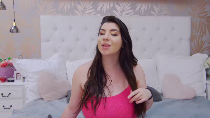 hailee-diaz