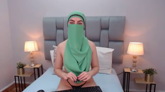 aliah-manzur