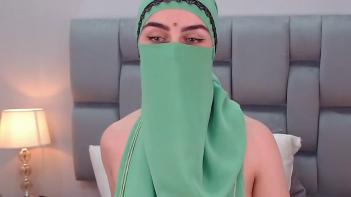 aliah-manzur