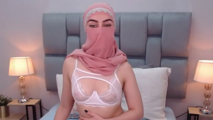 aliah-manzur