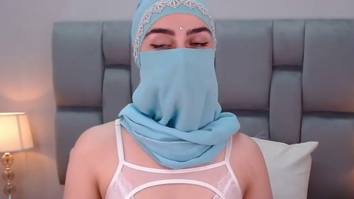 aliah-manzur
