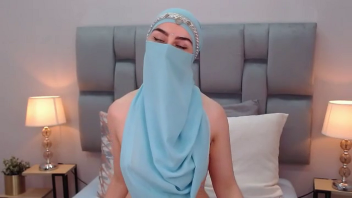 aliah-manzur
