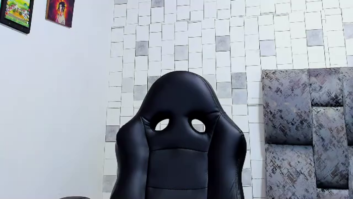 aaron-velour