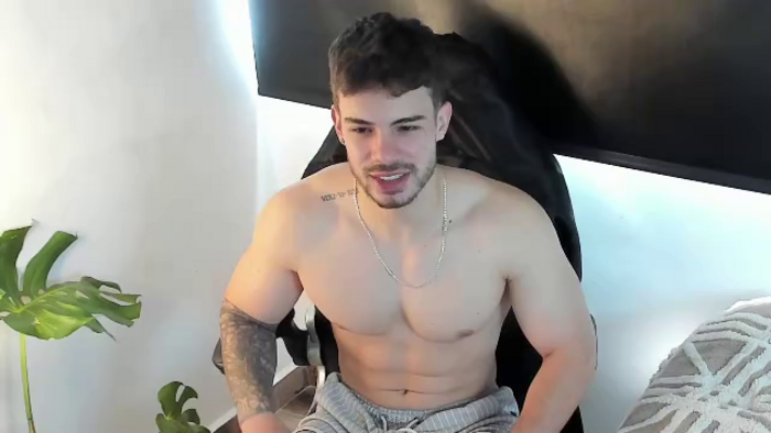 valenthino-king