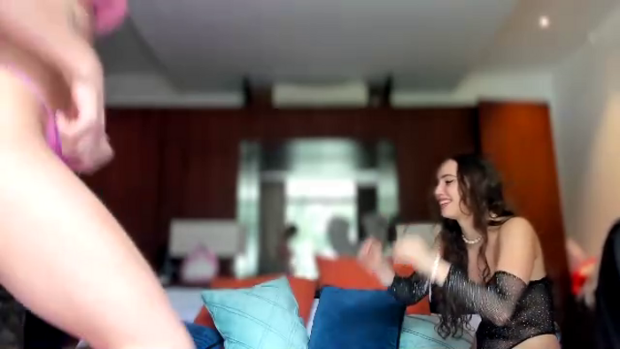 the-live-house-girls