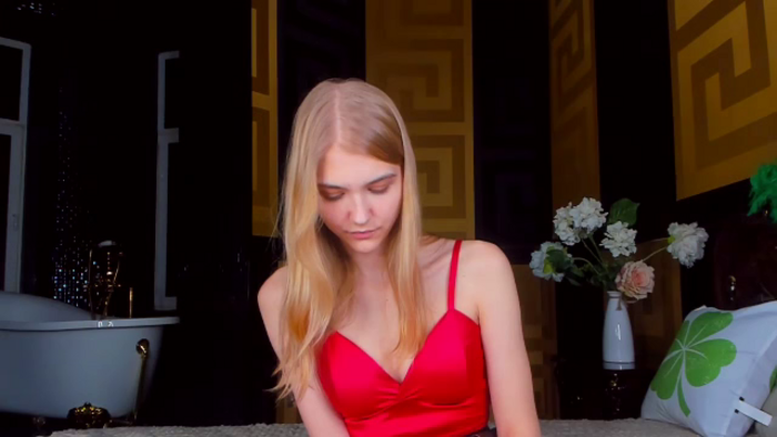 chloe-lins
