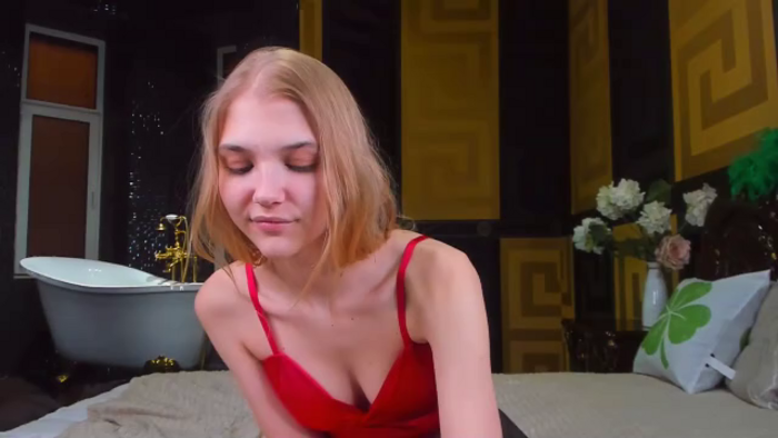 chloe-lins