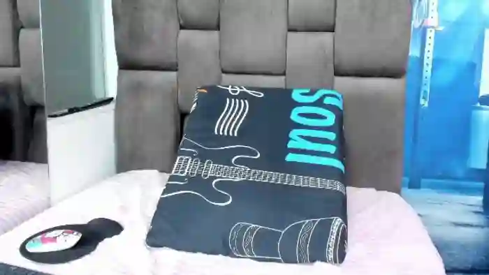 2024/03/18/flirt4free-michell-levi-22-30-58