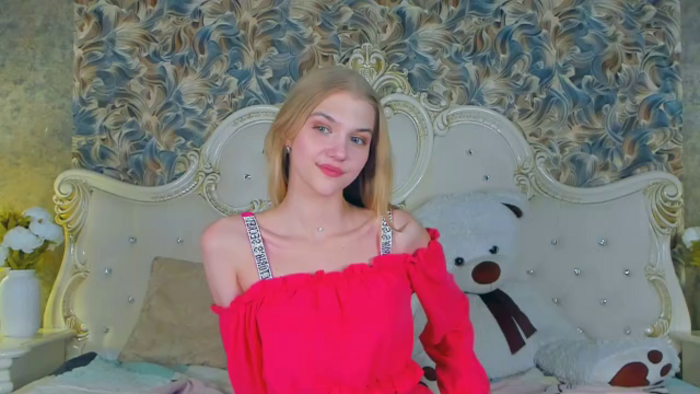 chloe-lins