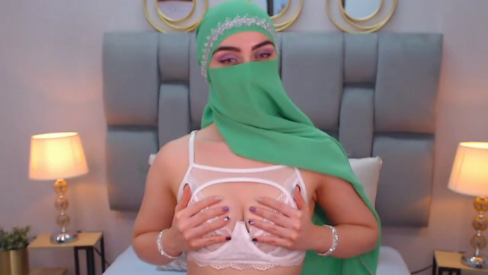 aliah-manzur
