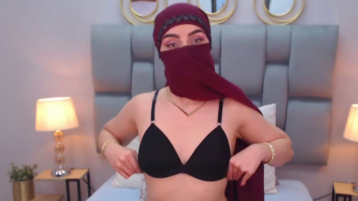 aliah-manzur