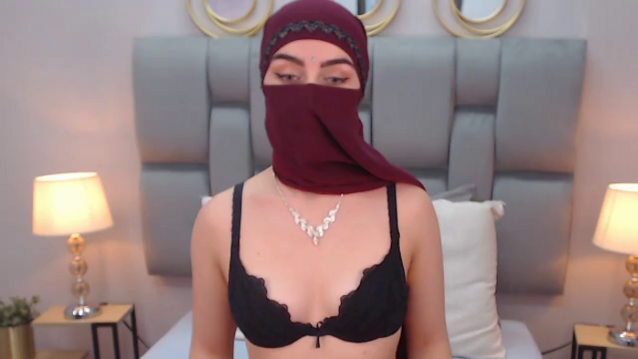 aliah-manzur