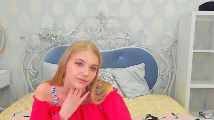 chloe-lins