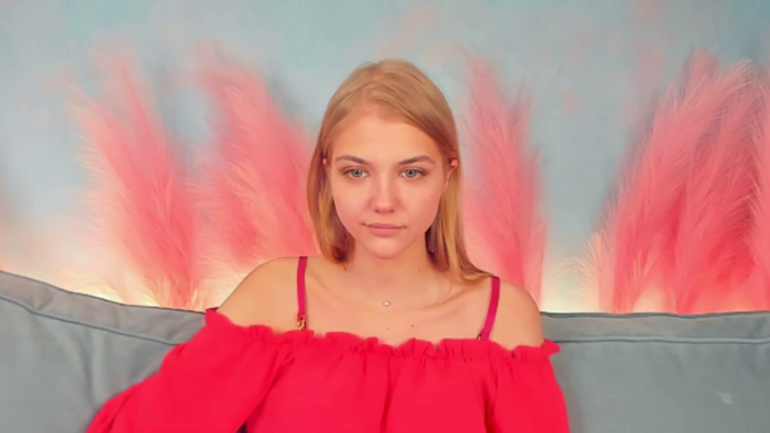 chloe-lins