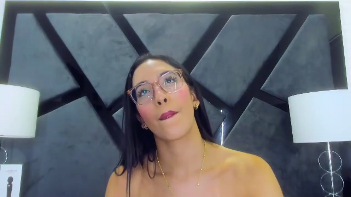 kylie-whitee