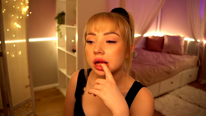 Blondebbygirl