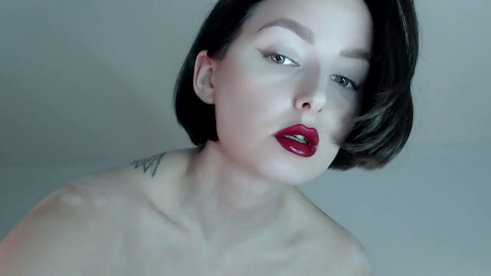 Red_Lips_Girl