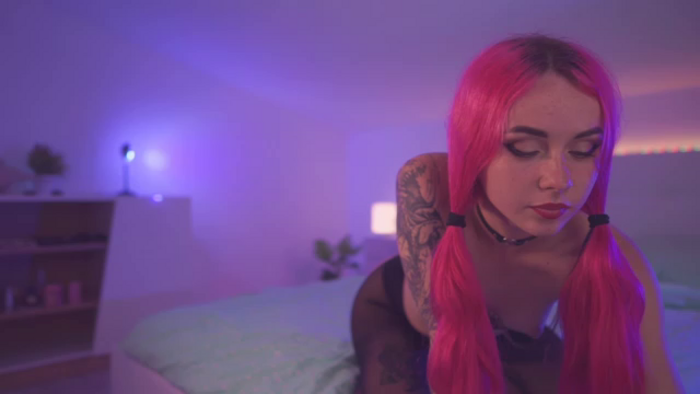Sarah_Pink