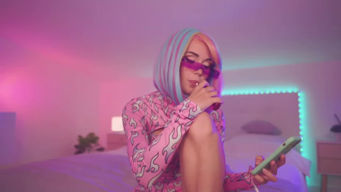 Sarah_Pink