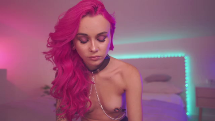 Sarah_Pink