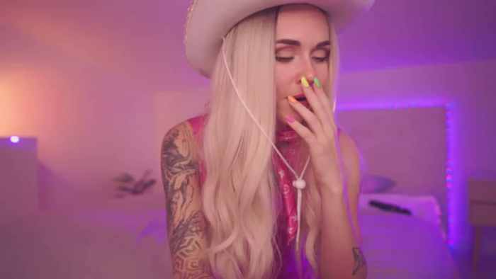 Sarah_Pink