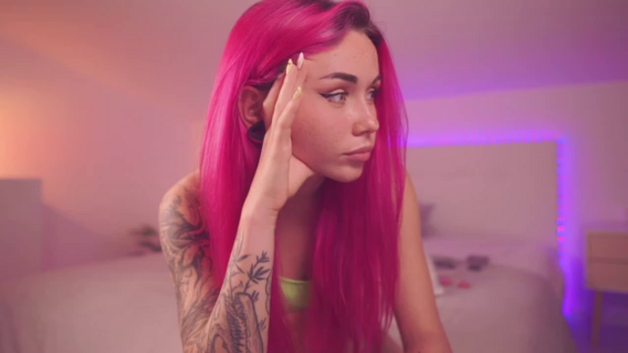 Sarah_Pink