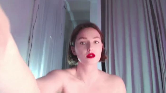 Red_Lips_Girl