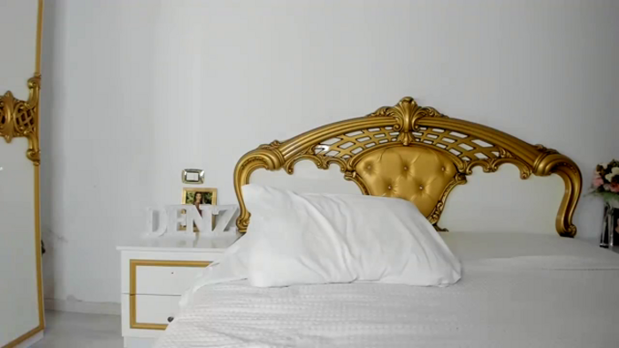 NycoleAniston