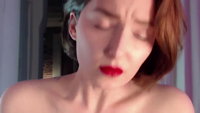 Red_Lips_Girl