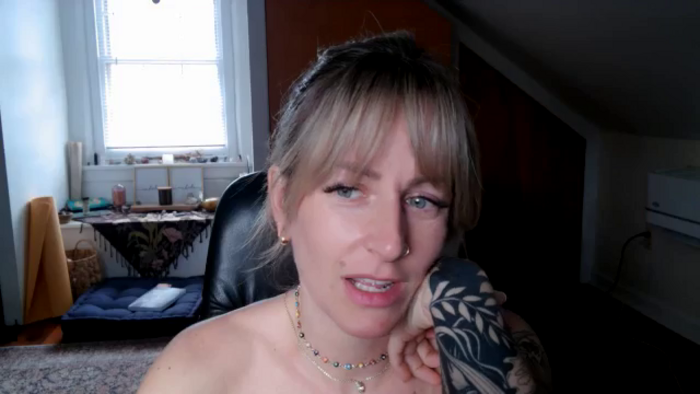 Lena_bee
