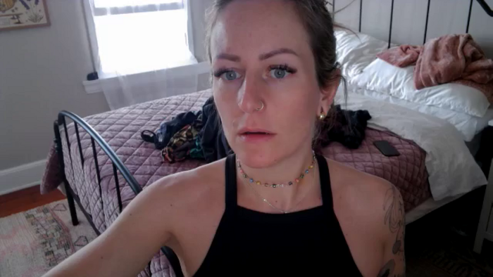 Lena_bee