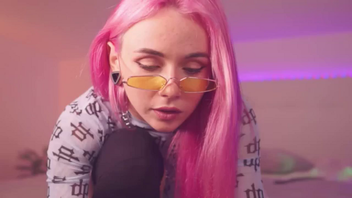 Sarah_Pink