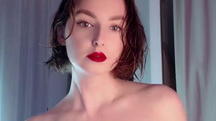 Red_Lips_Girl
