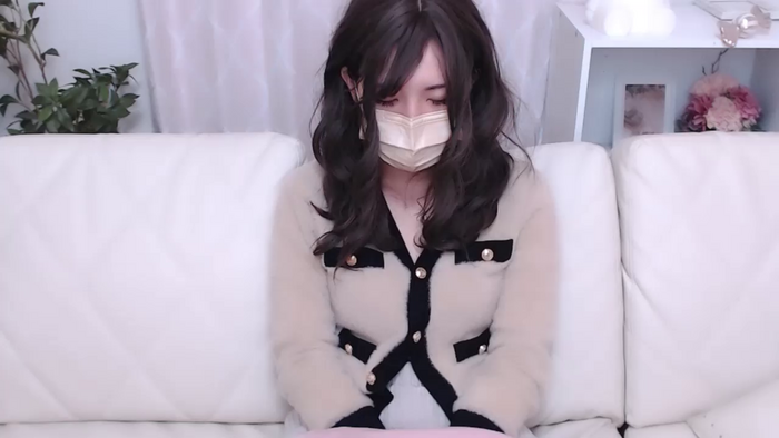 zxNAMIxz