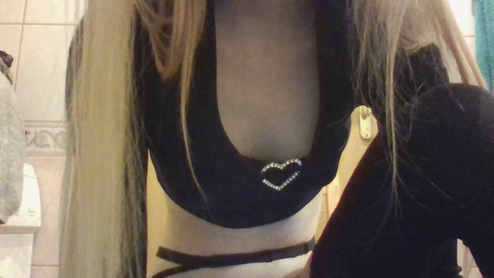 Hot_Blondi18_