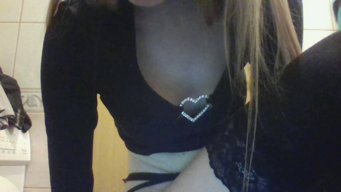 Hot_Blondi18_